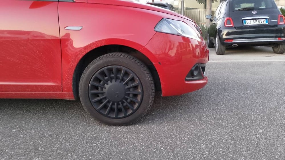 Lancia Ypsilon usata a Salerno (15)