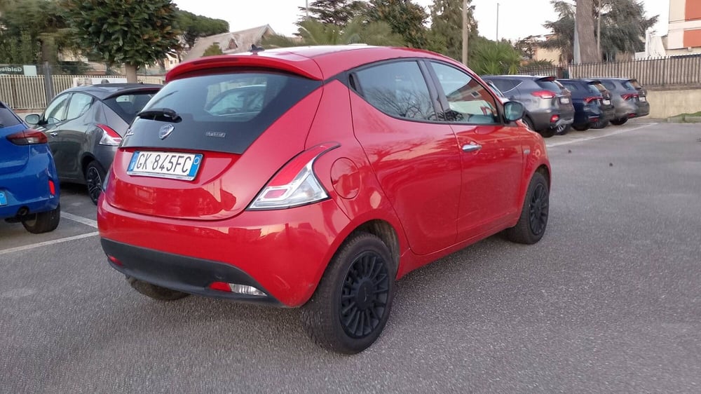 Lancia Ypsilon usata a Salerno (3)