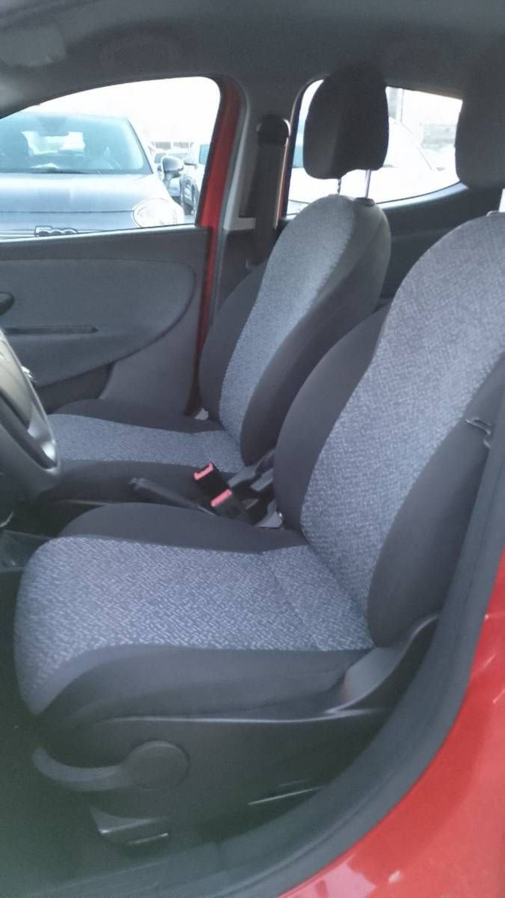 Lancia Ypsilon usata a Salerno (6)