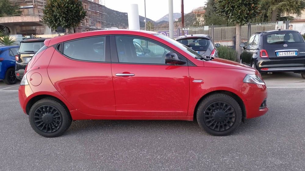 Lancia Ypsilon usata a Salerno (9)