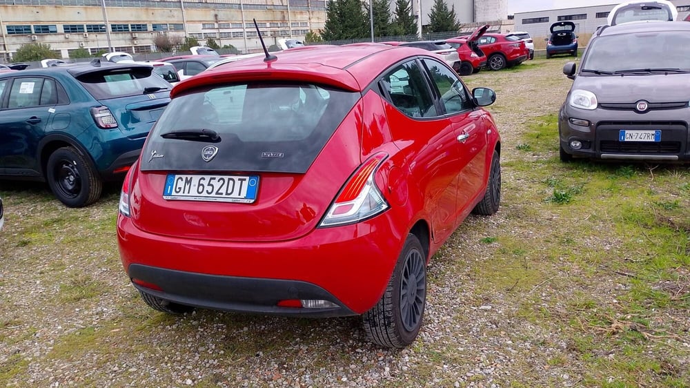 Lancia Ypsilon usata a Salerno (3)