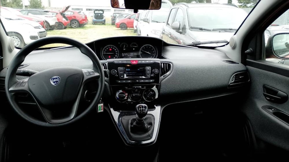 Lancia Ypsilon usata a Salerno (5)