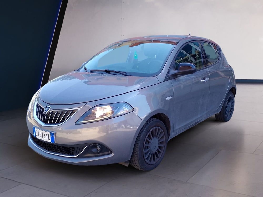 Lancia Ypsilon usata a Salerno