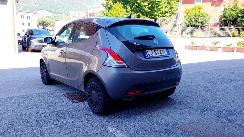 Lancia Ypsilon usata a Salerno (4)