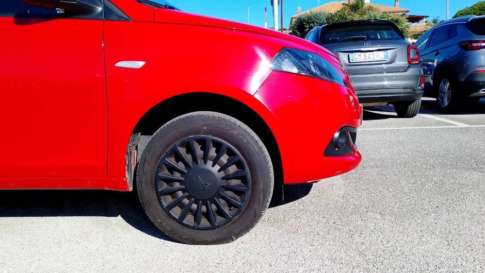 Lancia Ypsilon usata a Salerno (14)