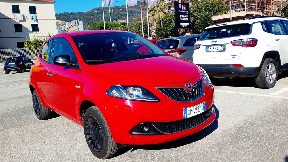 Lancia Ypsilon usata a Salerno (2)