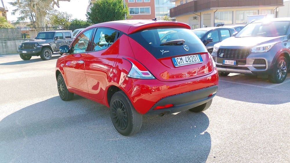 Lancia Ypsilon usata a Salerno (4)