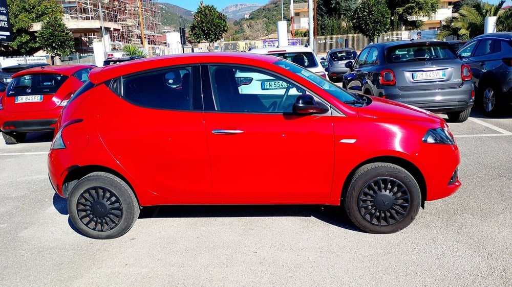 Lancia Ypsilon usata a Salerno (9)