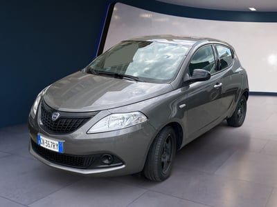 Lancia Ypsilon 1.0 FireFly 5 porte S&amp;S Hybrid Silver Plus del 2023 usata a Atripalda