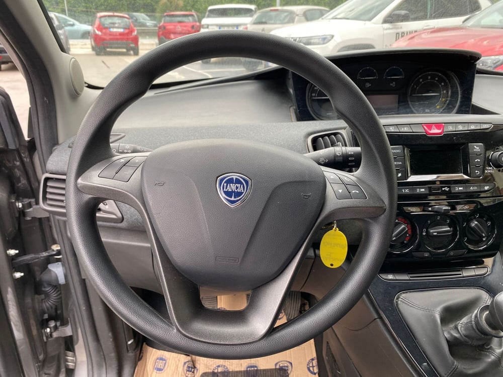 Lancia Ypsilon usata a Avellino (14)