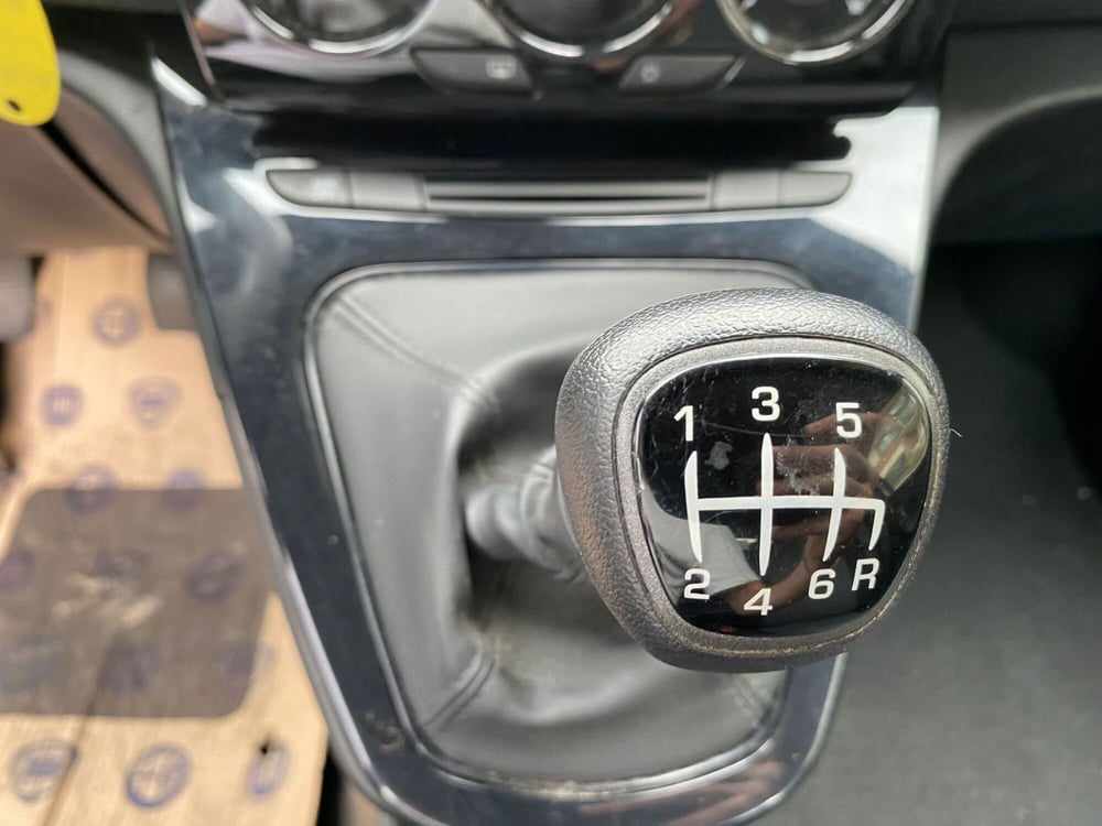 Lancia Ypsilon usata a Avellino (20)