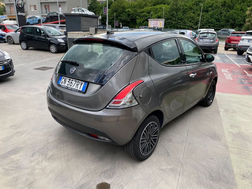 Lancia Ypsilon usata a Avellino (3)
