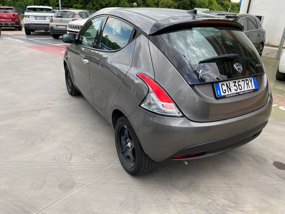 Lancia Ypsilon usata a Avellino (4)