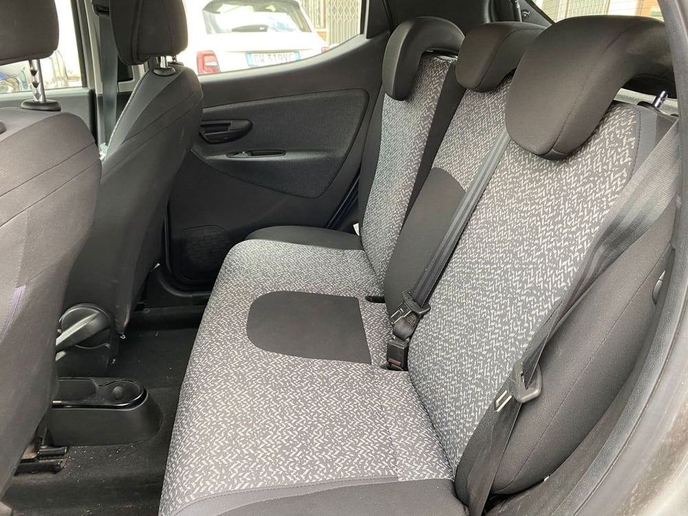 Lancia Ypsilon usata a Avellino (7)