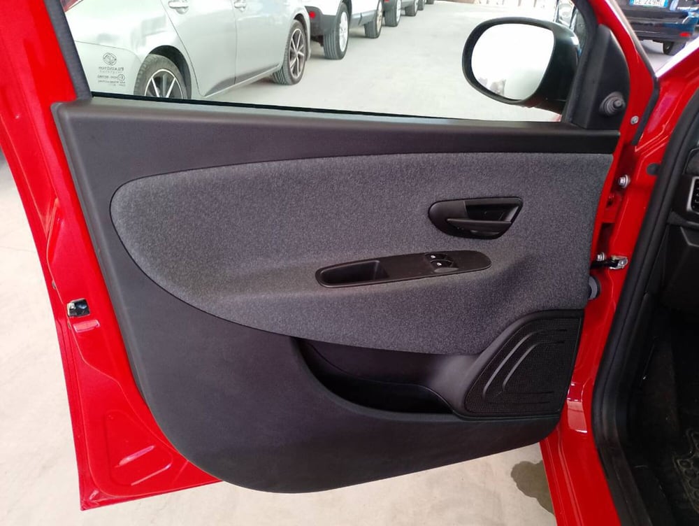Lancia Ypsilon usata a Avellino (12)