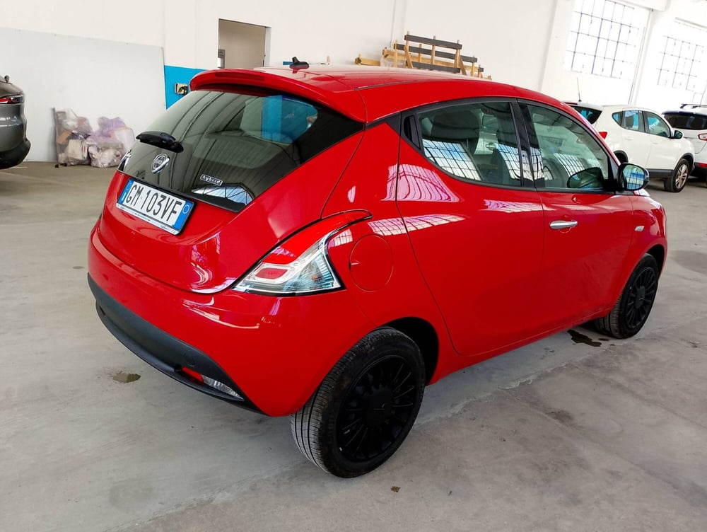 Lancia Ypsilon usata a Avellino (3)