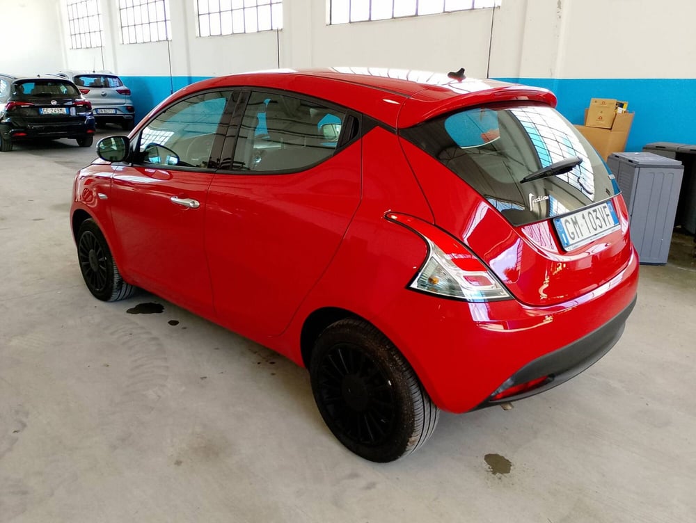 Lancia Ypsilon usata a Avellino (4)