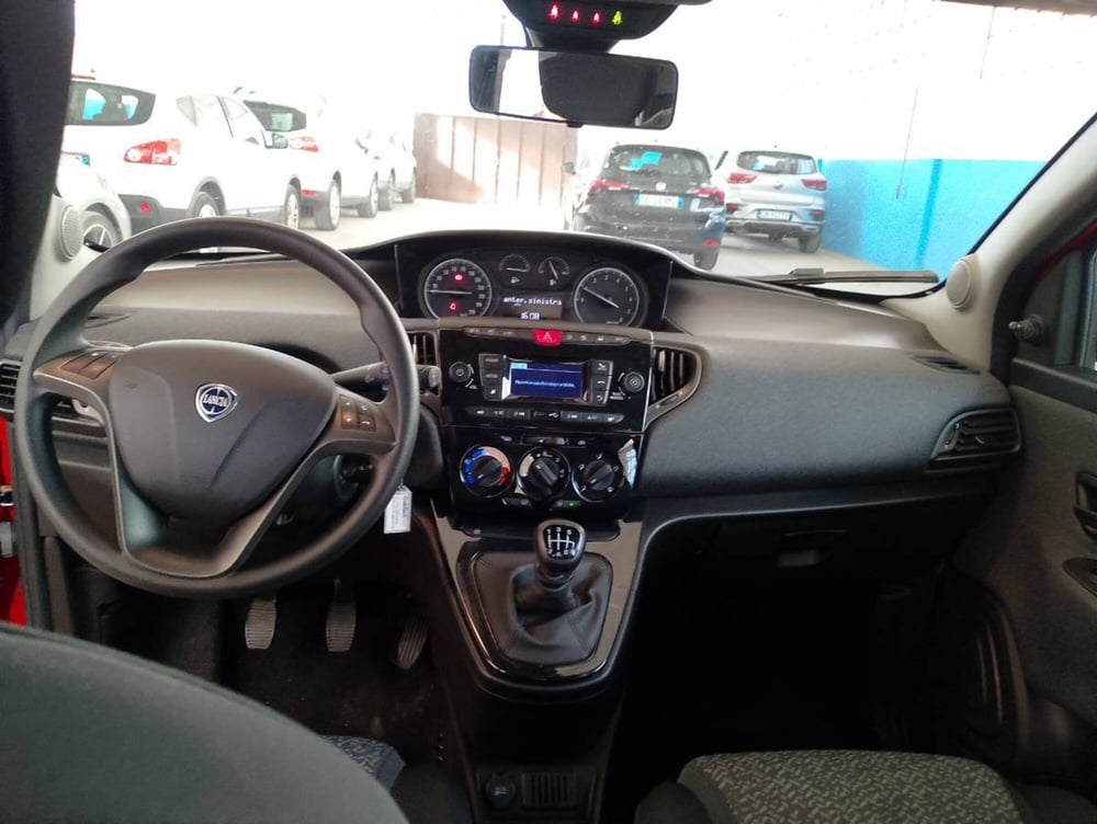 Lancia Ypsilon usata a Avellino (5)