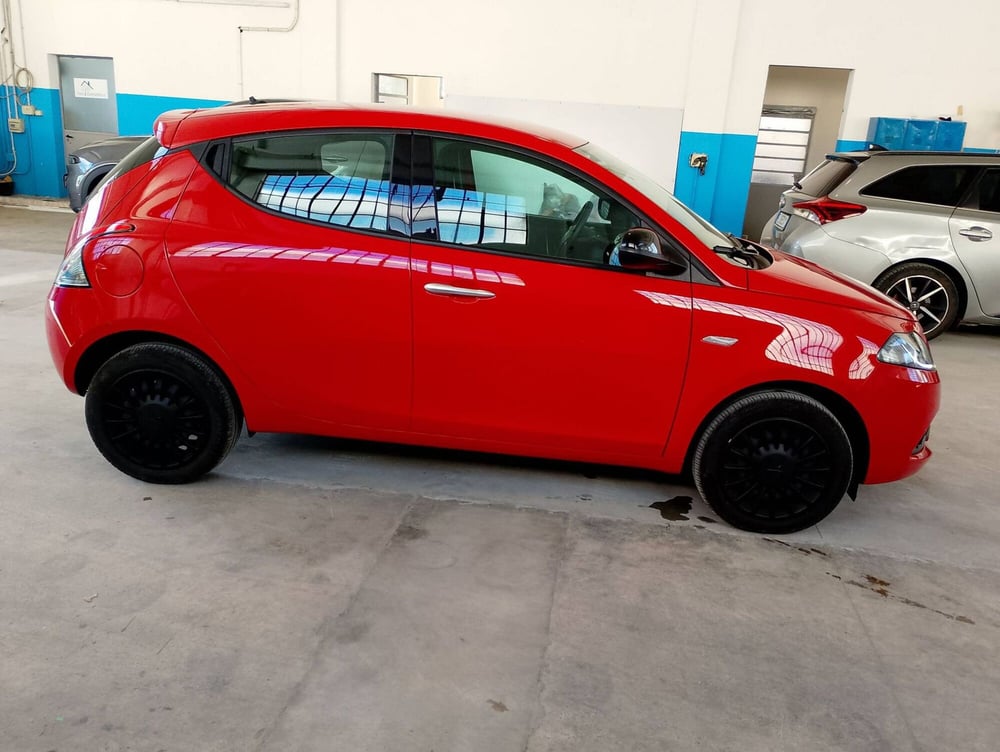 Lancia Ypsilon usata a Avellino (9)