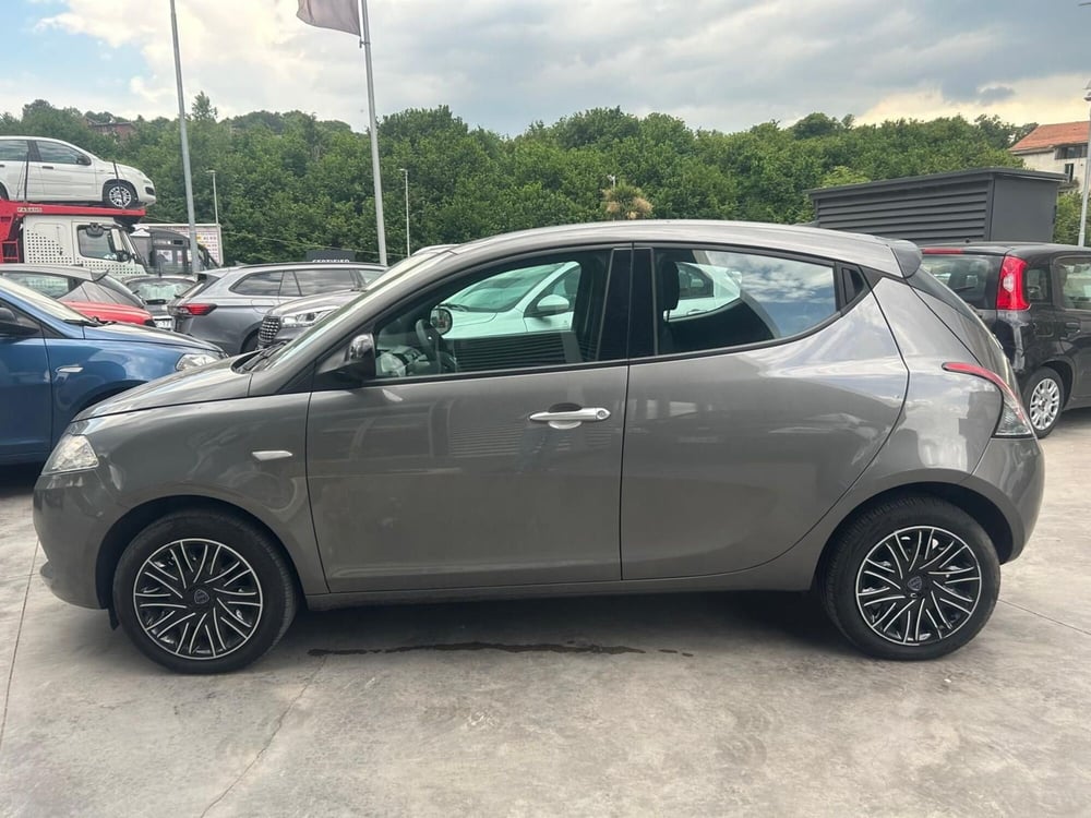 Lancia Ypsilon usata a Avellino (10)