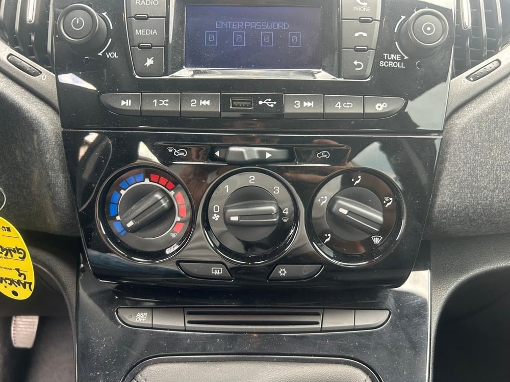 Lancia Ypsilon usata a Avellino (18)