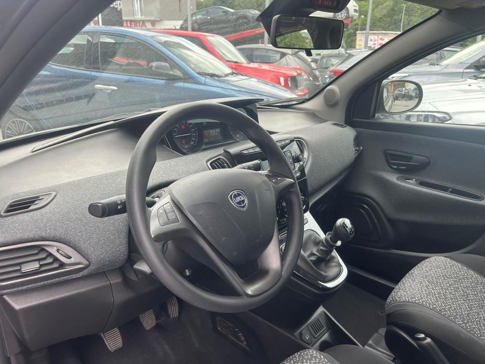 Lancia Ypsilon usata a Avellino (8)