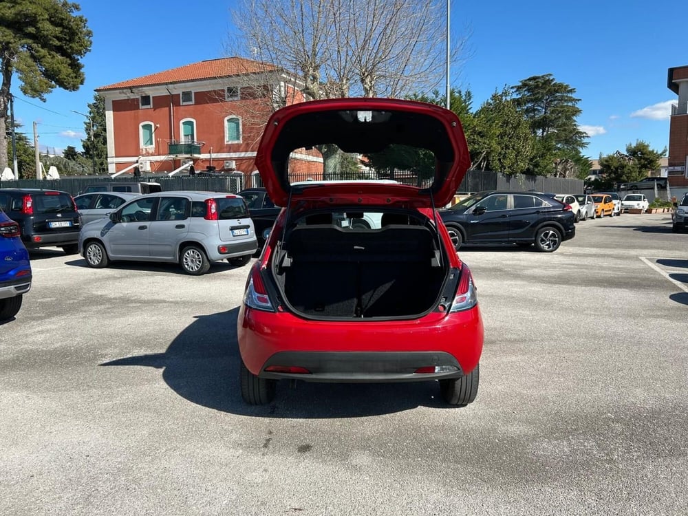 Lancia Ypsilon usata a Salerno (13)