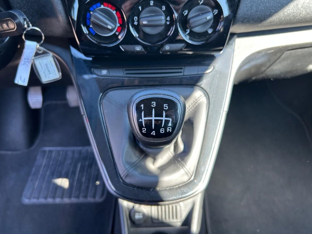 Lancia Ypsilon usata a Salerno (19)