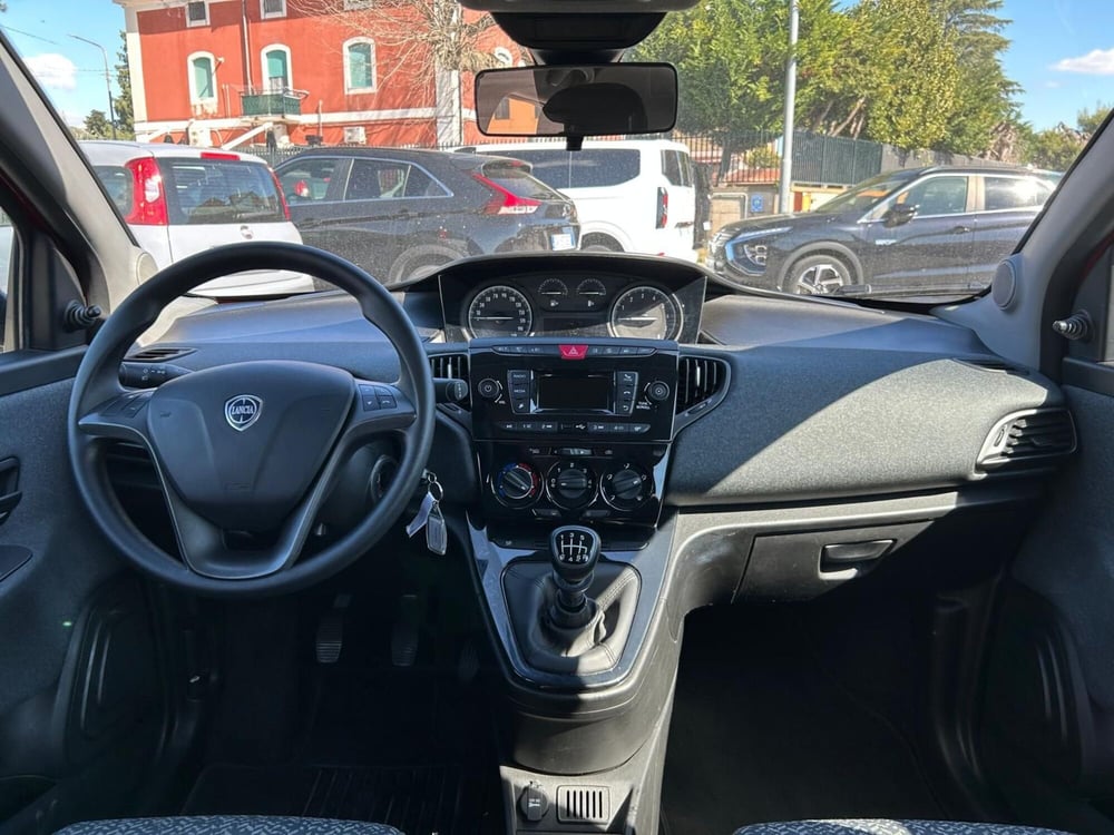 Lancia Ypsilon usata a Salerno (5)