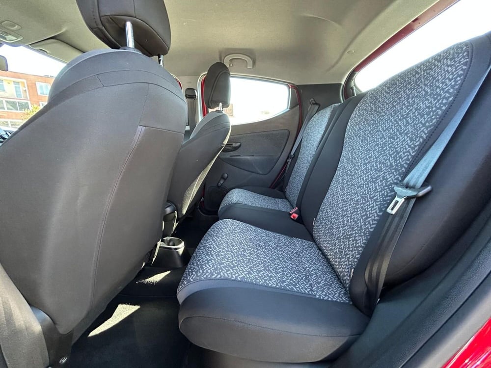 Lancia Ypsilon usata a Salerno (7)