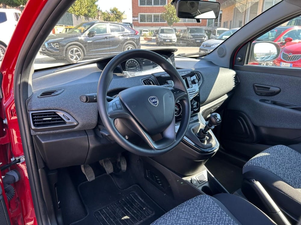Lancia Ypsilon usata a Salerno (8)