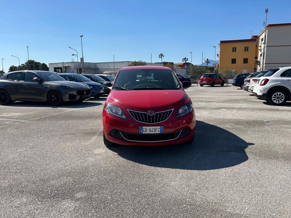 Lancia Ypsilon usata a Salerno (9)