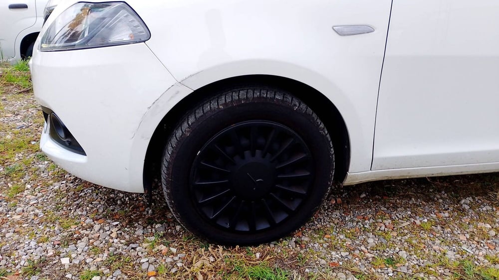 Lancia Ypsilon usata a Salerno (14)