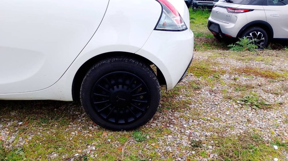 Lancia Ypsilon usata a Salerno (15)