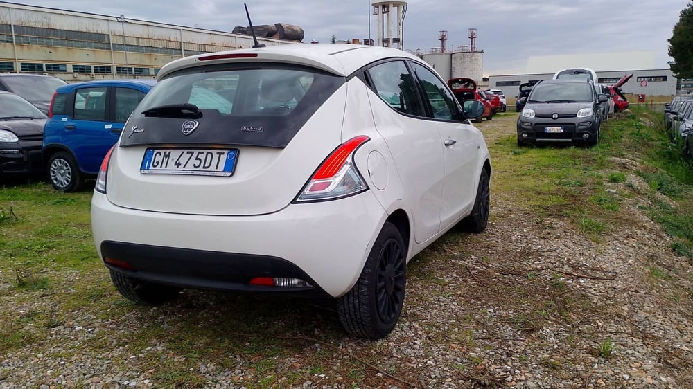 Lancia Ypsilon usata a Salerno (3)