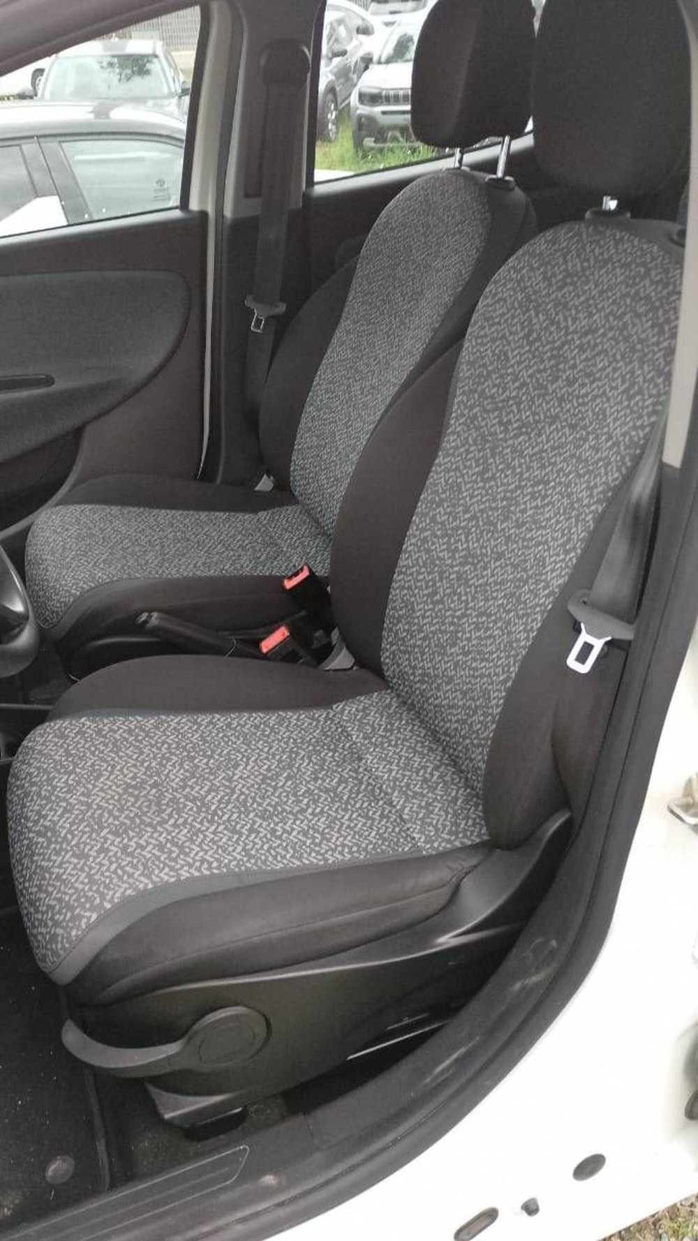 Lancia Ypsilon usata a Salerno (6)