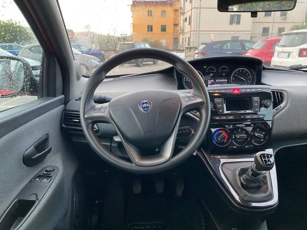 Lancia Ypsilon usata a Salerno (12)