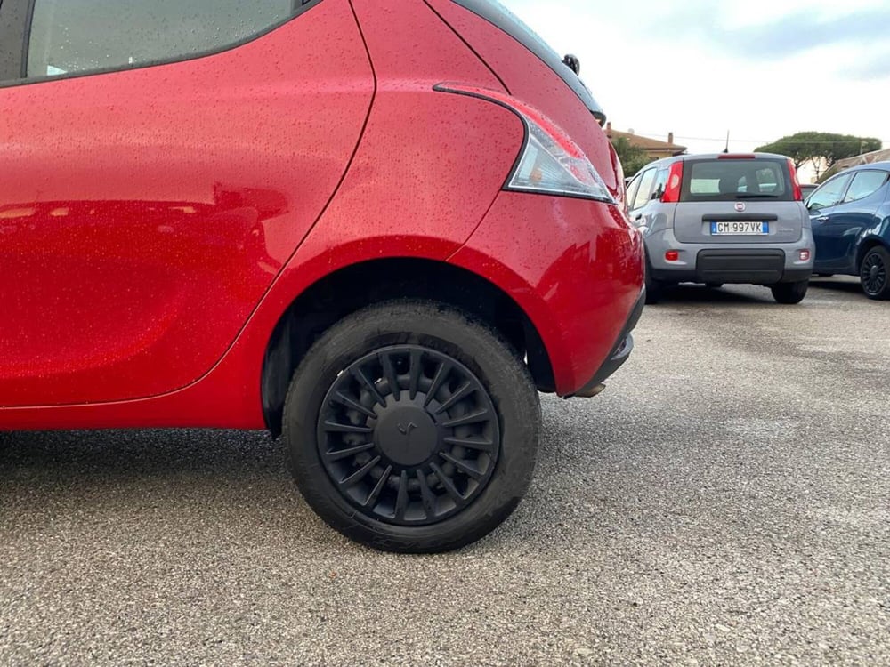 Lancia Ypsilon usata a Salerno (15)