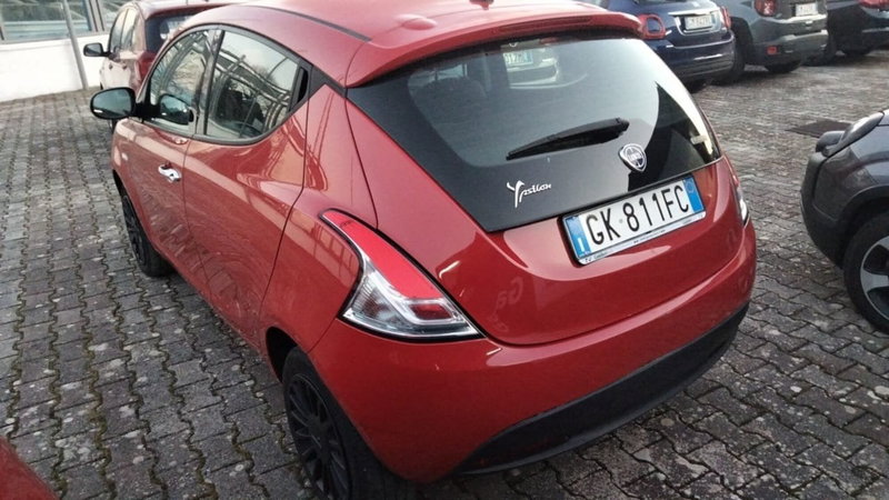 Lancia Ypsilon usata a Avellino (4)