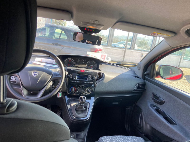 Lancia Ypsilon usata a Avellino (5)