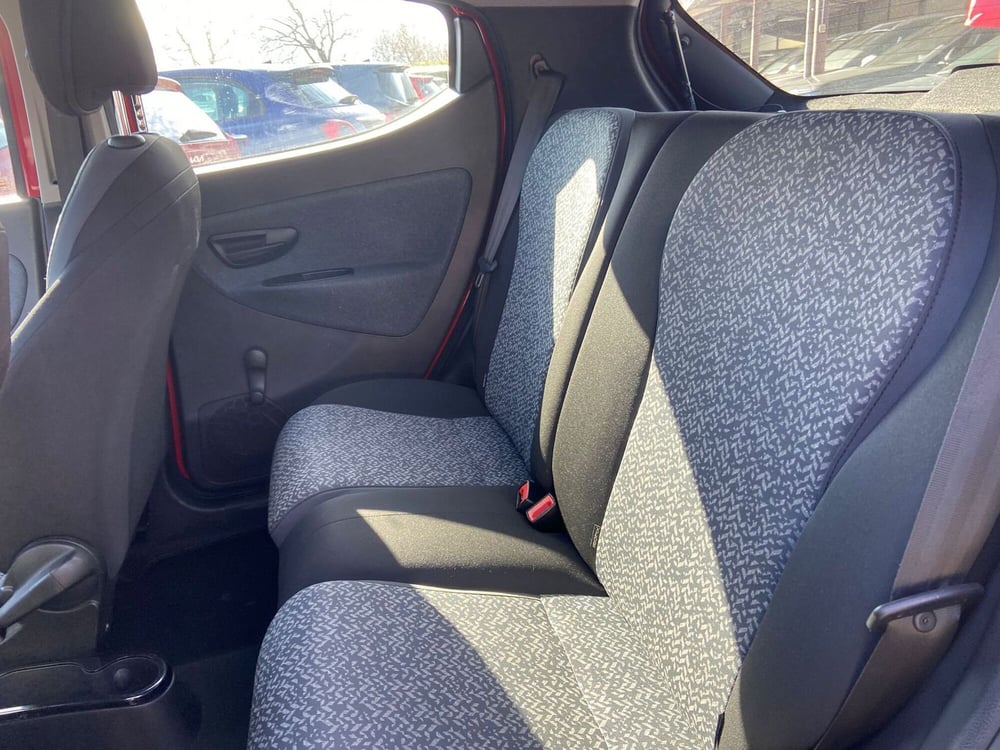 Lancia Ypsilon usata a Avellino (7)