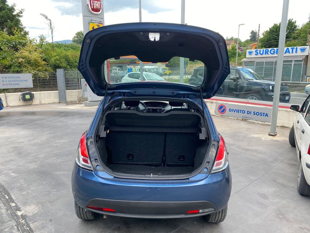 Lancia Ypsilon usata a Avellino (12)