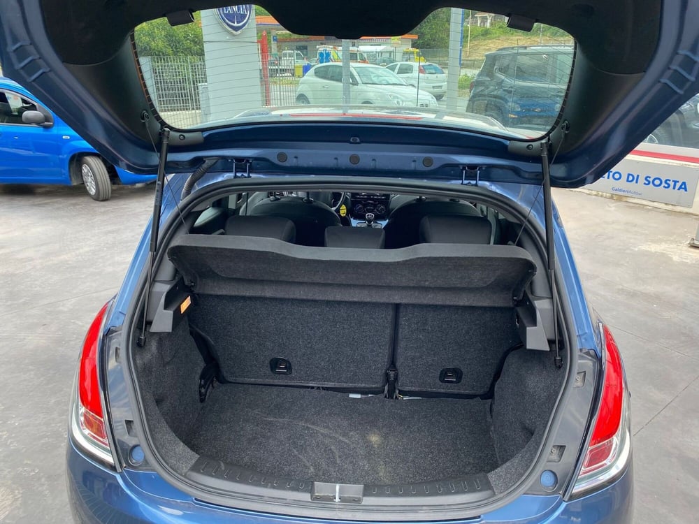 Lancia Ypsilon usata a Avellino (13)