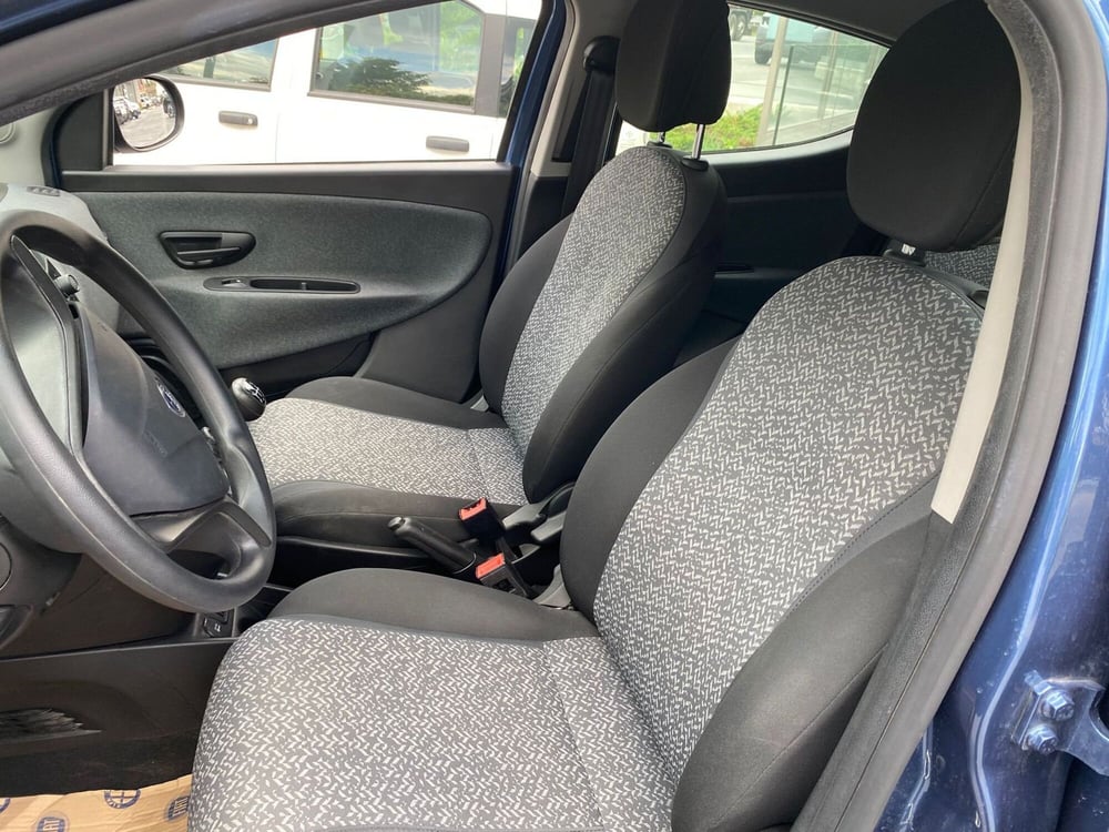 Lancia Ypsilon usata a Avellino (6)