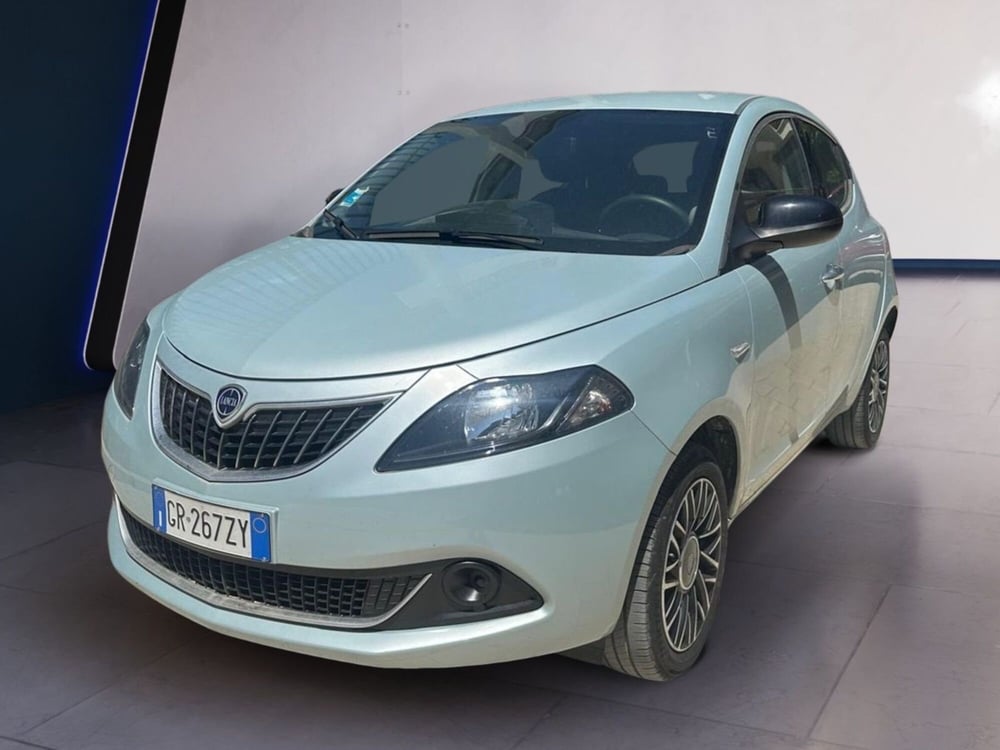 Lancia Ypsilon usata a Salerno
