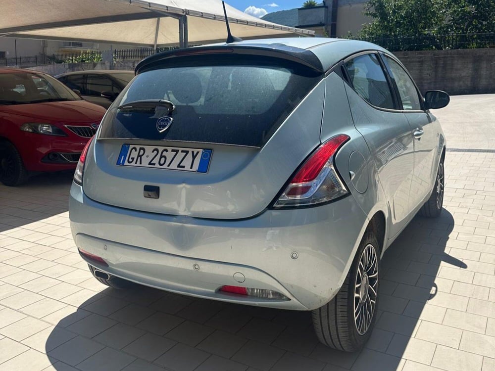Lancia Ypsilon usata a Salerno (3)