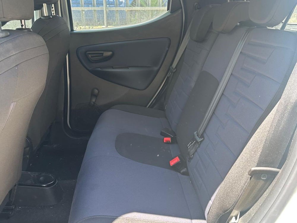 Lancia Ypsilon usata a Salerno (7)