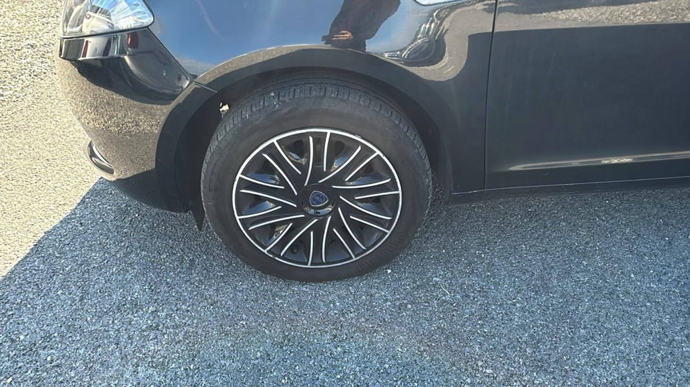 Lancia Ypsilon usata a Salerno (18)