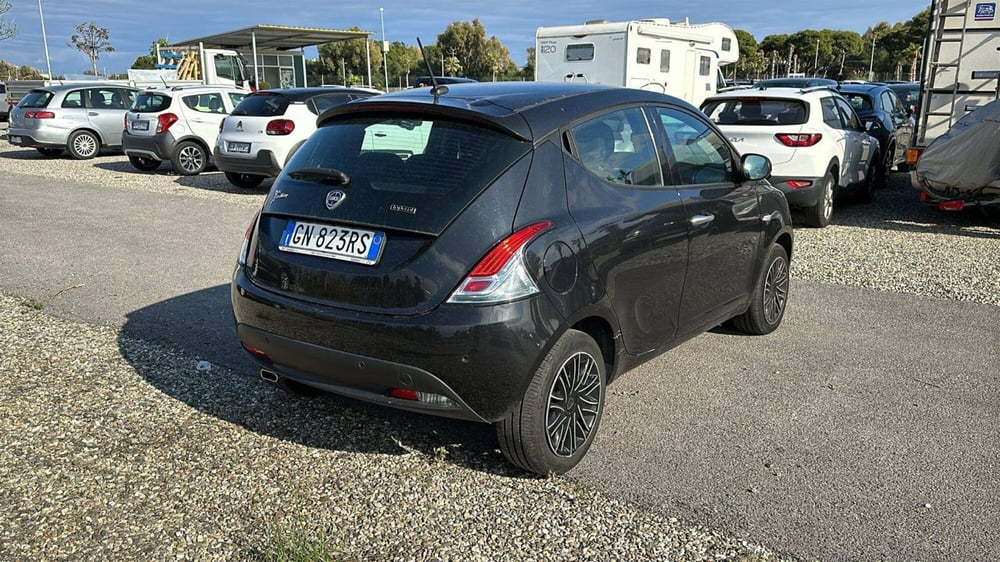 Lancia Ypsilon usata a Salerno (3)