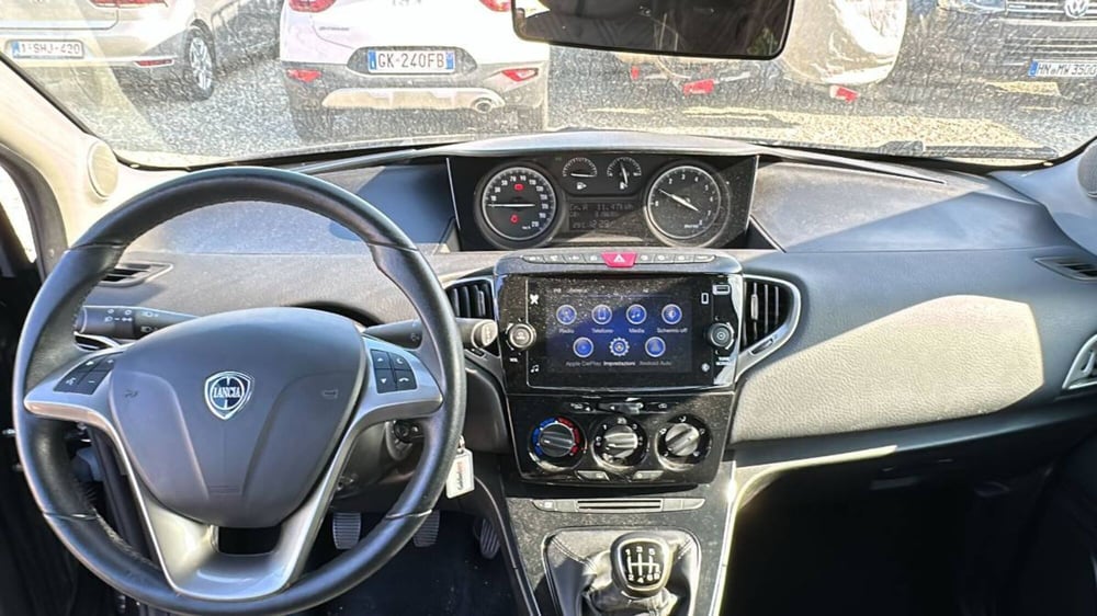 Lancia Ypsilon usata a Salerno (5)